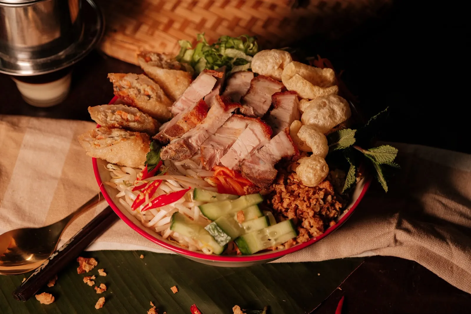 Bún au porc croustillant et nems