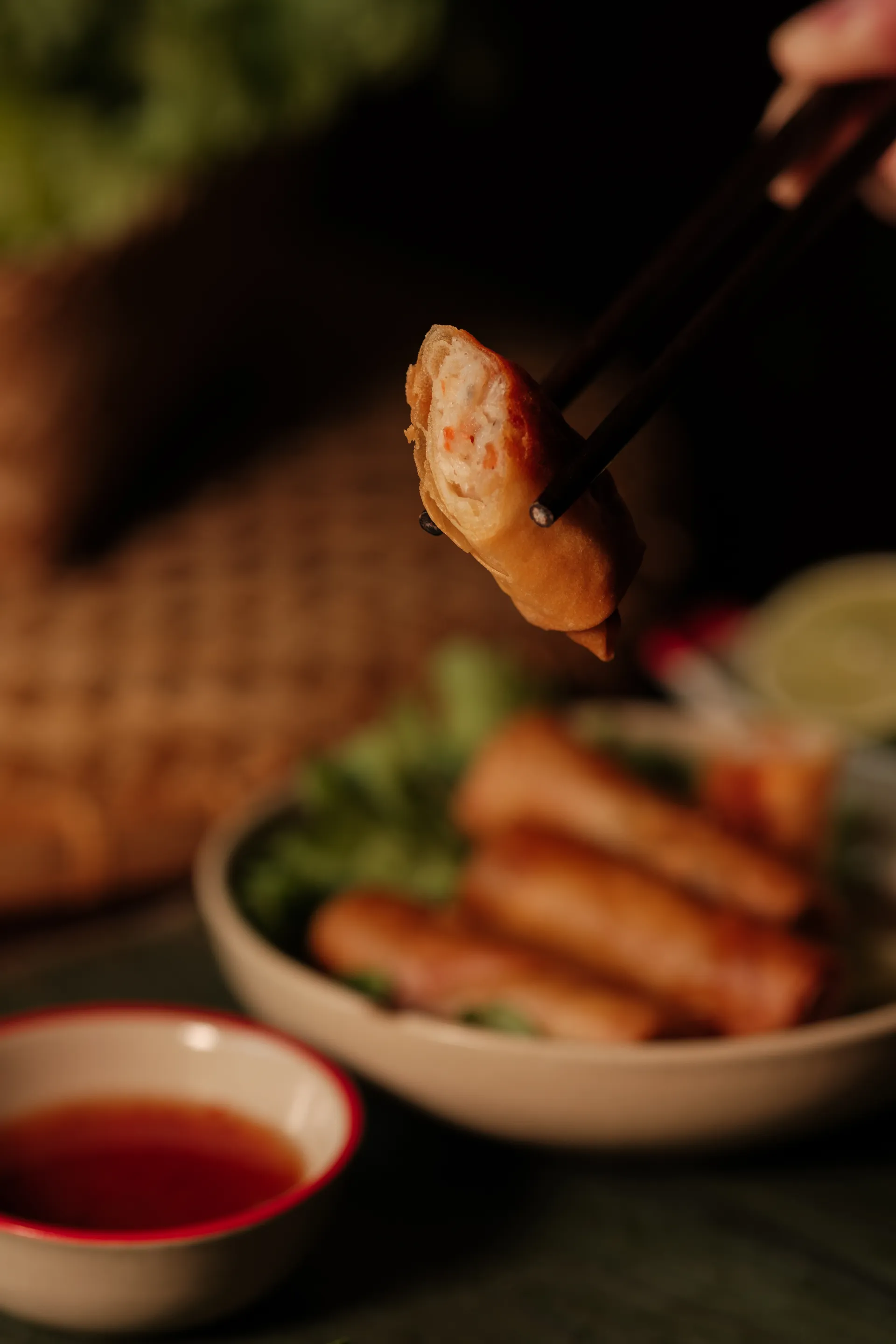 Nem saisi aux baguettes